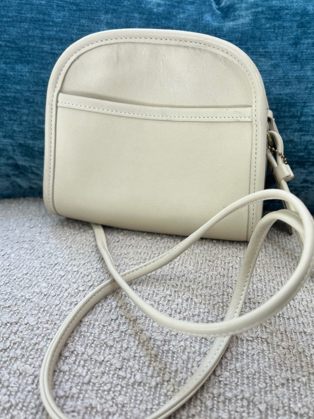 Coach off-white shoulder bag